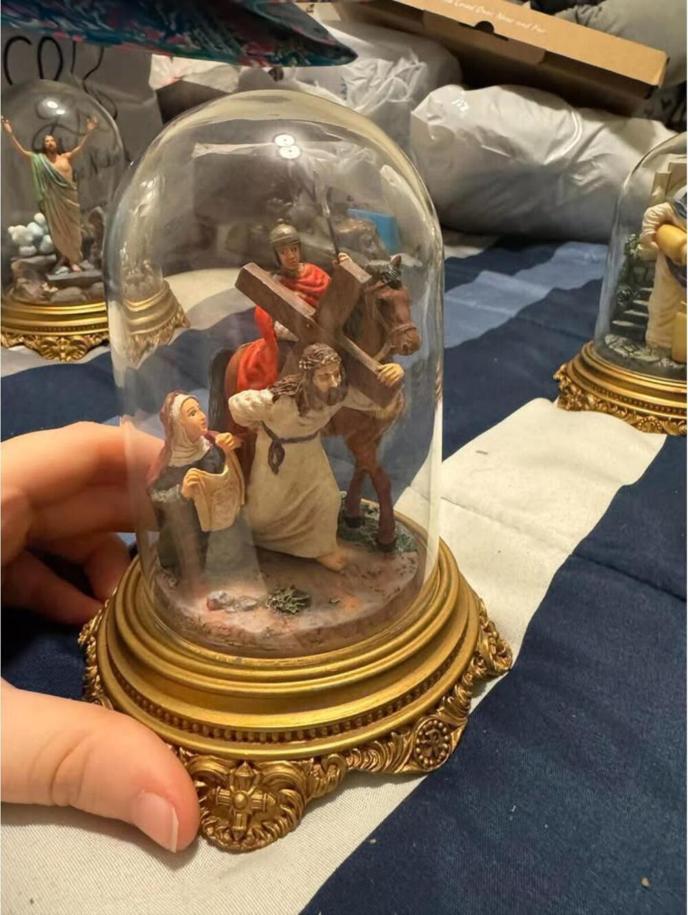 Vintage Franklin Mint Glass Dome Figures - Set of 6 - Mint Condition - Picture 8 of 9